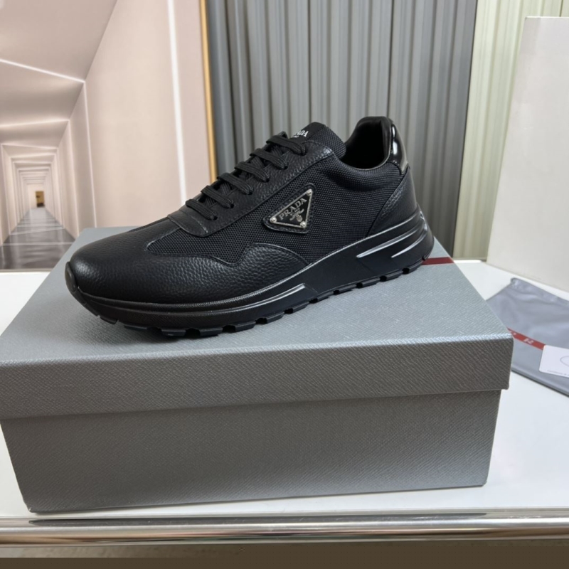 Pra*a casual shoes